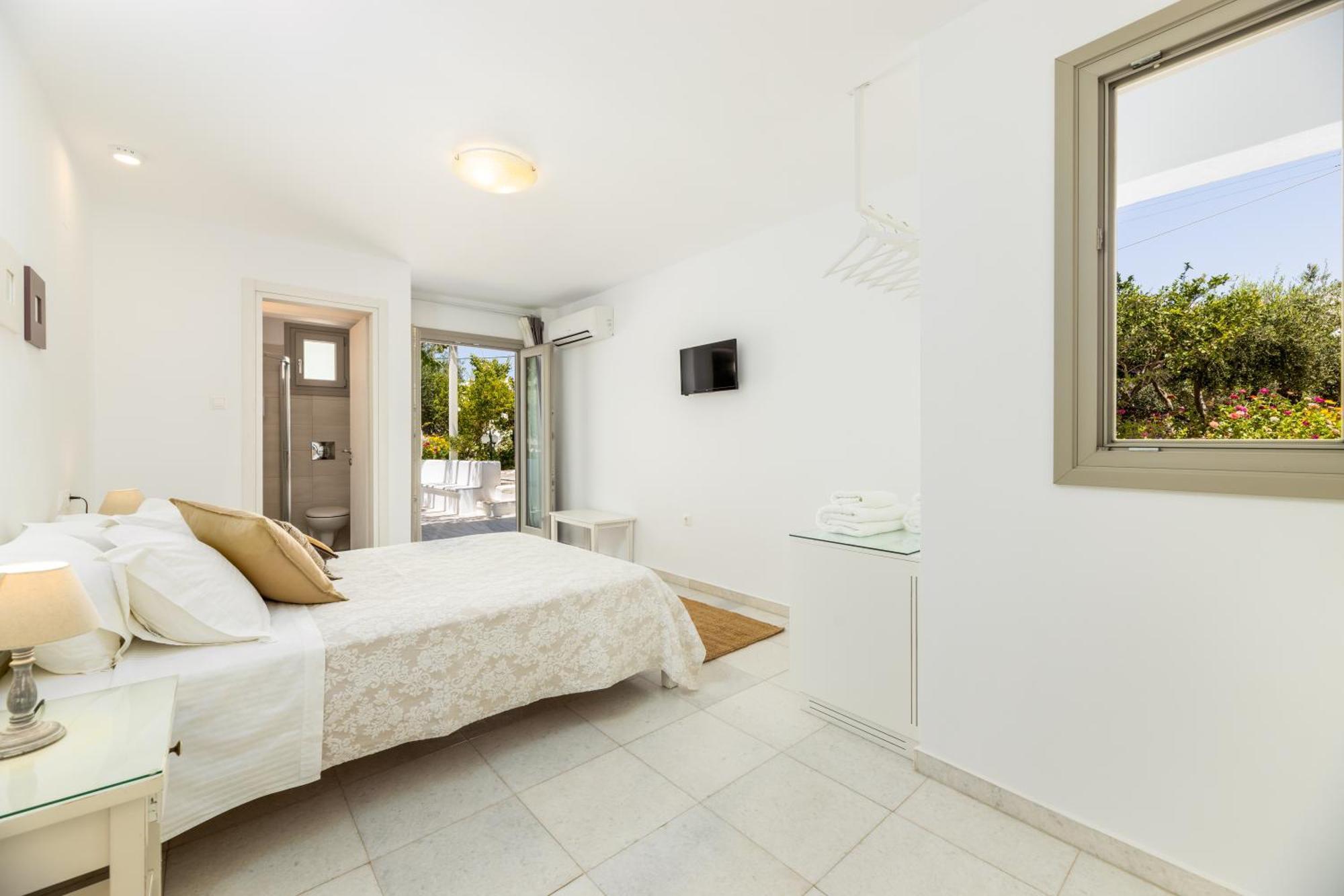 Perivoli * Parikia (Paros)